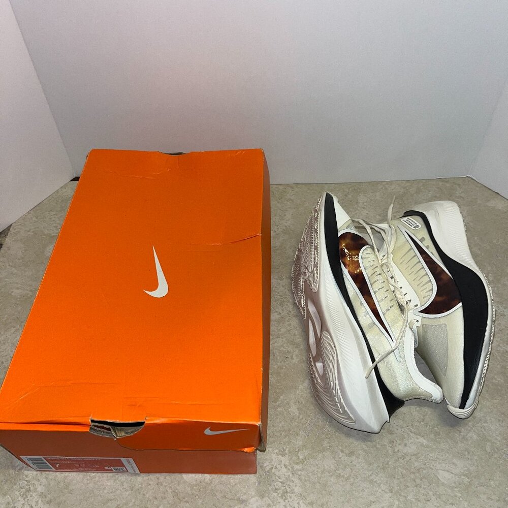 Nike Zoom Gravity CU4824-100 women's athletic shoes size 7